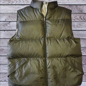LL BEAN reversible puffer vest. Large